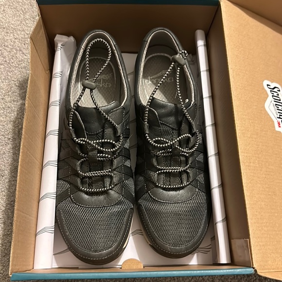 Dansko Honor Suede sneaker - Picture 2 of 5